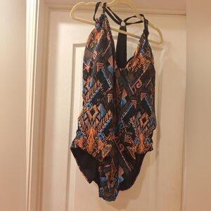 Womens one Piece Geometric Black and Orange Swimsuit 3X (24/26)‎